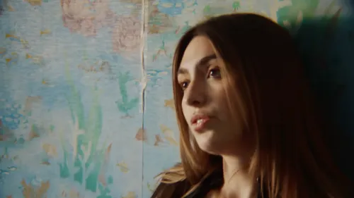 Ema (Star Academy) dévoile son nouveau single "Papillons"