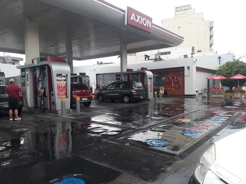 Espagne : le braqueur d’une station-service paye sa boisson avant...