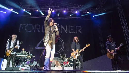 Foreigner suscite la polémique avec le retour d’une chanson jugée...