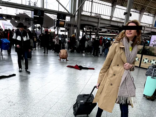 Un homme a-t-il vraiment fait caca, tout nu, en pleine Gare de Lyon ?