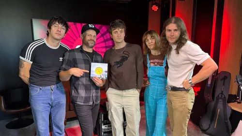 Howlin’ Jaws en interview et session acoustique sur Oüi FM (Replay)