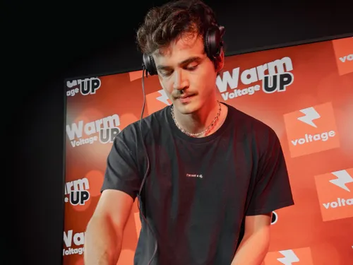 Henri PFR de retour dans Le Warm Up 