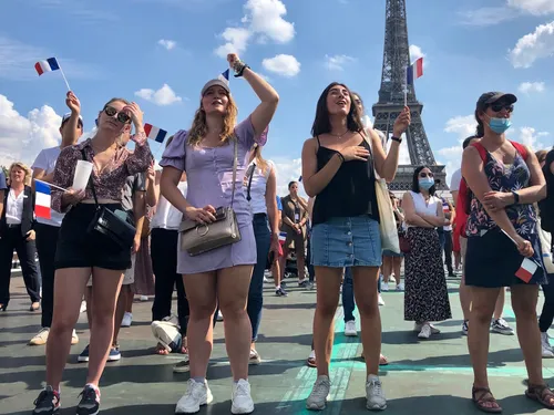 À Paris, les fans acclament les champions des Jeux Paralympiques 2021