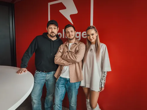 Jon x Justė dans le Warm Up :  le come-back improbable de "Turn the...