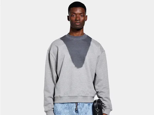 Une marque dévoile des vêtements avec un imprimé "transpiration"...