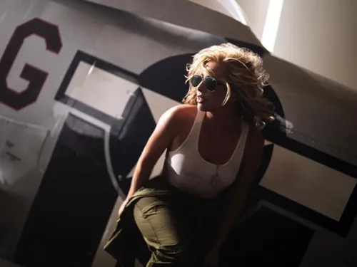 Lady Gaga publie le tube de "Top Gun : Maverick" (AUDIO)