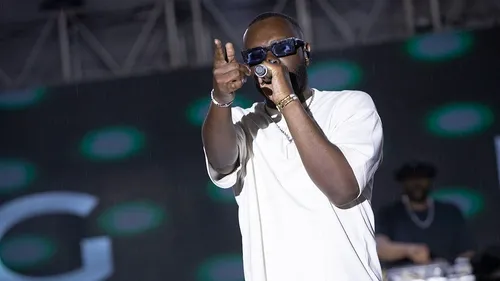 Gims : son concert brutalement stoppé au Prix d’Amérique