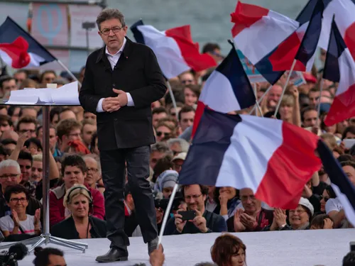 Est-il possible de gouverner par décret comme le souhaite Jean-Luc...