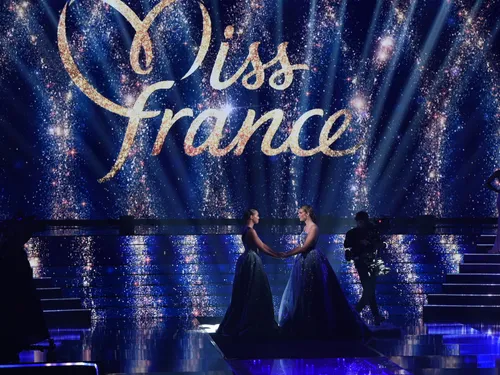 Miss France 2024 : découvrez les 30 candidates ! (PHOTOS)