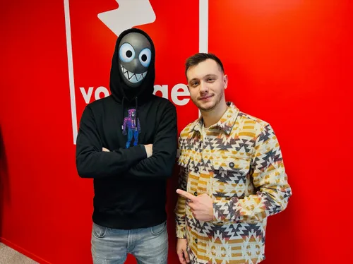 Naeleck, le DJ derrière le tube "Boyz in Paris", était l'invité de...