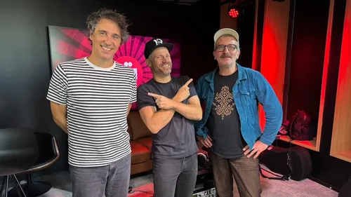 Tahiti 80 en session acoustique et en interview sur Oüi FM (Replay)