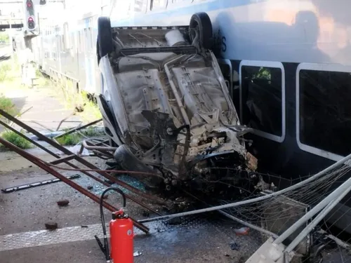 Un véhicule tombé sur les voies du RER C : le trafic fortement...