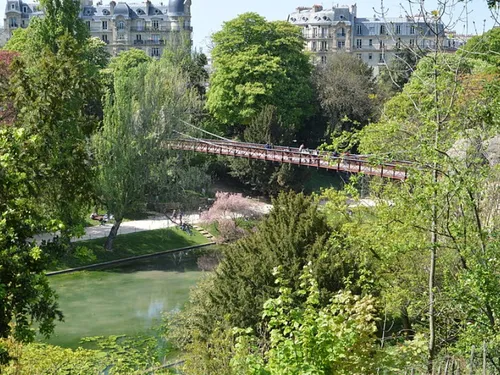 Corps retrouvé aux Buttes-Chaumont : la victime identifiée par les...