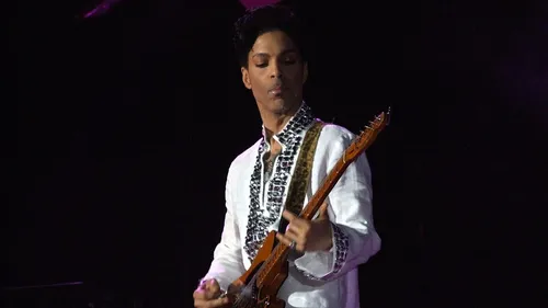 Prince : un album inédit de raretés intitulé "Timeless" annoncé, un...
