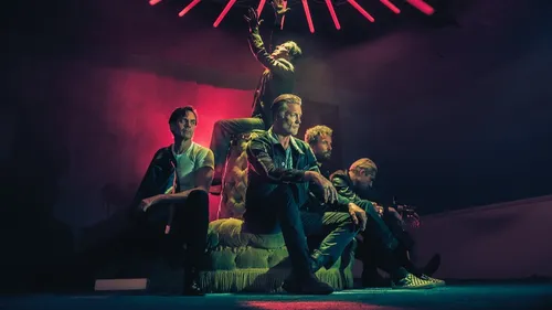 Queens of the Stone Age sort le très gothique " Where the Goth...