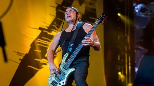 Metallica reprend un tube interdit dans les stades gallois à Cardiff