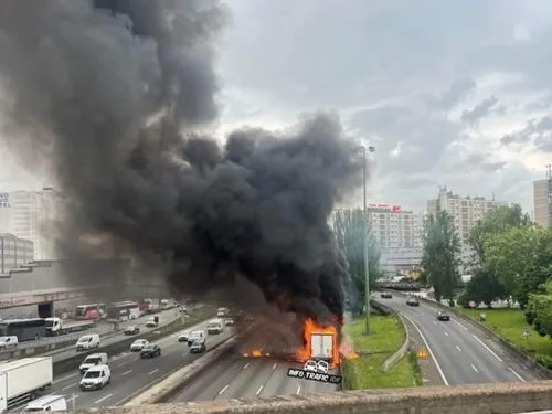 Porte de Bagnolet : le périphérique intérieur coupé en raison d'un...