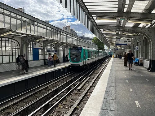 JO Paris 2024 : des métros toute la nuit pour le Marathon pour tous