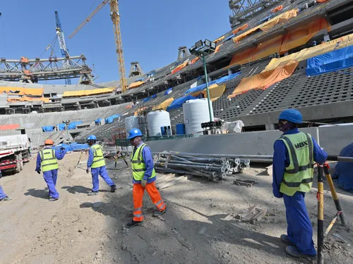 Coupe du monde : "Au Qatar, 95% de la main-d’œuvre est étrangère"