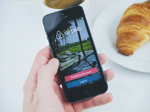Job de rêve : un site de location cherche un candidat pour...