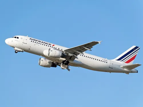Un avion reliant Paris à Perpignan prend feu en plein vol (Vidéo)