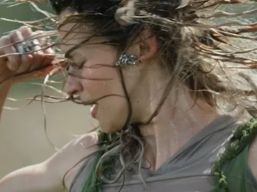 Angèle accusée de plagiat après la sortie de son clip "Dis-le"