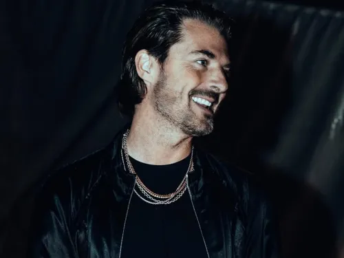 Axwell fait son grand retour avec « Whatever Turns You On »
