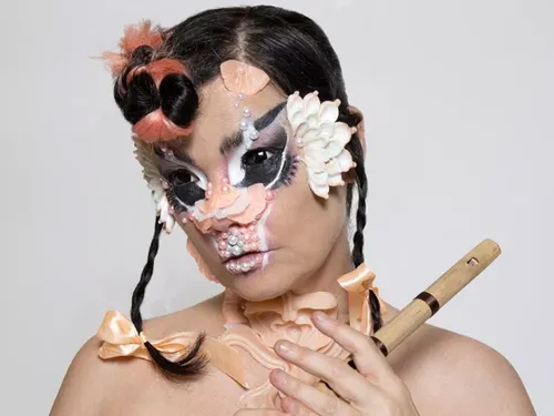 Björk prépare une expérience sonore immersive à Paris