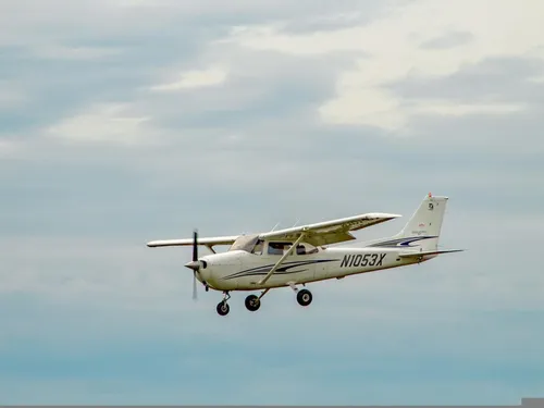 Sans expérience de vol, il pose un avion après le malaise du pilote