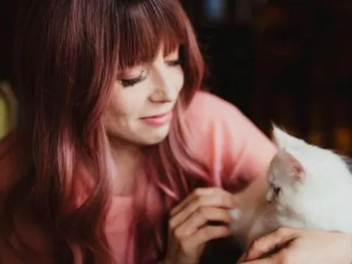 Une influenceuse débourse 23.000 euros pour cloner son chat décédé...