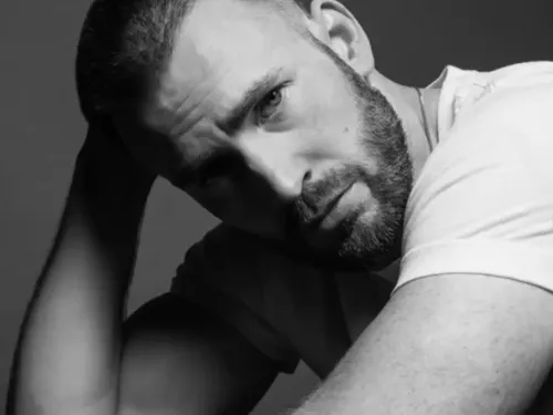 Chris Evans élu "l'homme le plus sexy du monde" de 2022 (photo)
