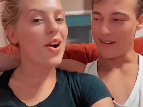 Ce couple a décidé de patienter jusqu'au mariage avant de...