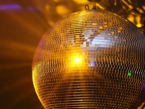 La boule à facettes : la vraie reine du dancefloor !