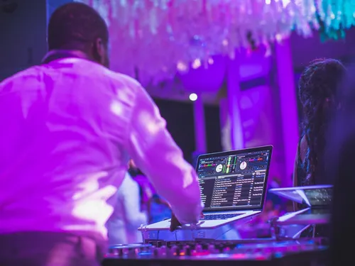  Une nouvelle scène libre des DJ parisiens !