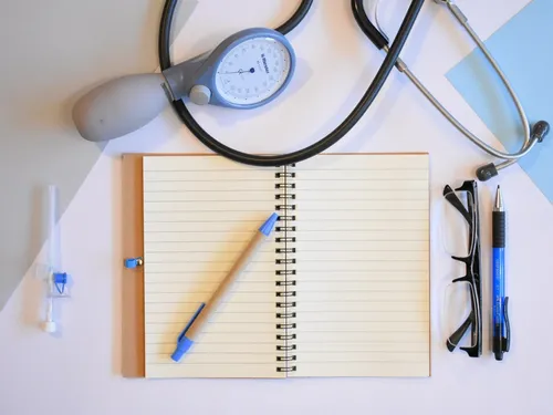 Bientôt des arrêts maladie sans passer par la case médecin ?