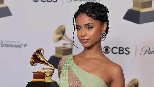 Tyla décroche le disque d'Or sur son premier Opus !