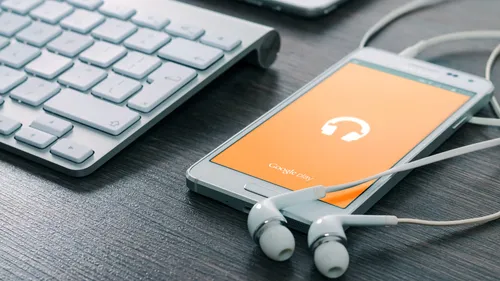 Il détourne 8 millions avec des chansons créées par IA