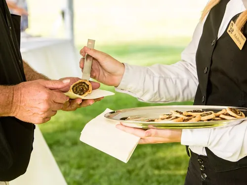 Elle glisse du cannabis dans son banquet de mariage et se fait arrêter
