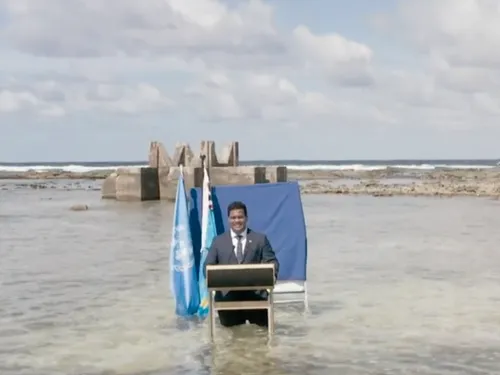 Menacées de submersion, les îles Tuvalu envisagent de se dupliquer...