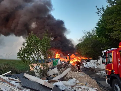 Fontenay-en-Parisis : un incendie perturbe la circulation sur la...