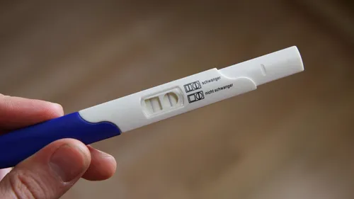Un laboratoire allemand travaille sur le premier test de grossesse...