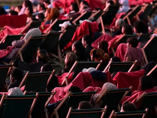 Cinéma en plein air à Paris : les festivals de l'été 2026