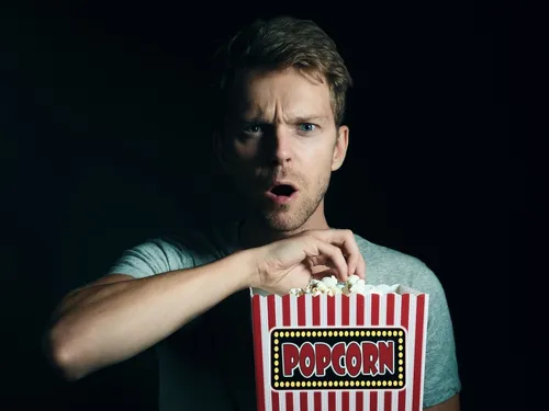 Ils voient un film sous hypnose durant un festival de cinéma