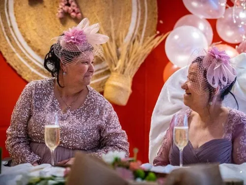 Après 47 années d'amour caché, deux résidentes d'un Ehpad se...