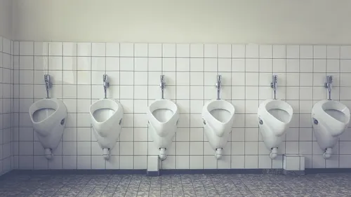 Un urinoir anti-éclaboussures : quand la physique s’attaque à un...