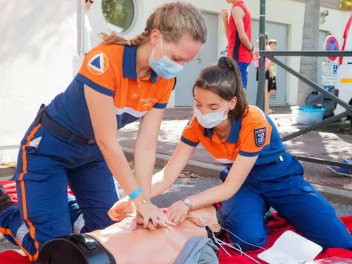 Un pompier sauve deux fois la vie d'une même fille, à 12 ans...
