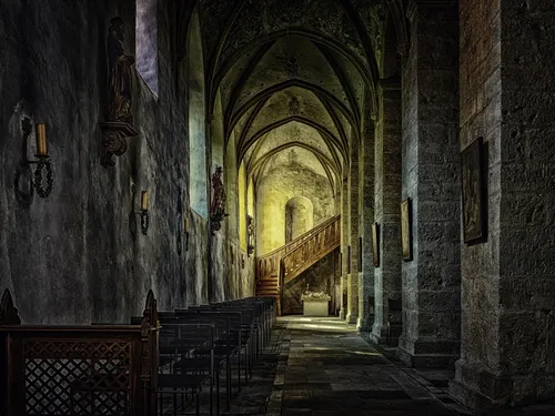 Hide : un pub-club parisien dans une chapelle souterraine