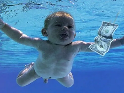 Le bébé de l’album de Nirvana Nevermind porte plainte pour...