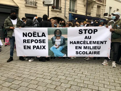 Paris : une marche blanche en hommage à Noëla, 11 ans, qui s’est...