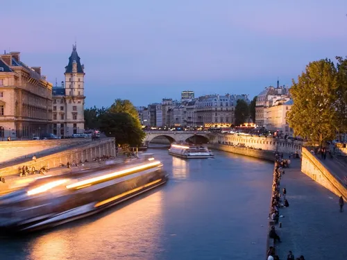 Disco Disco : les croisières "club" reprennent sur la Seine
